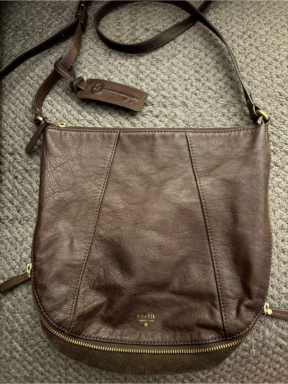Fossil Leather Gwen Hobo Bag Expandable Crossbody Shoulder Purse